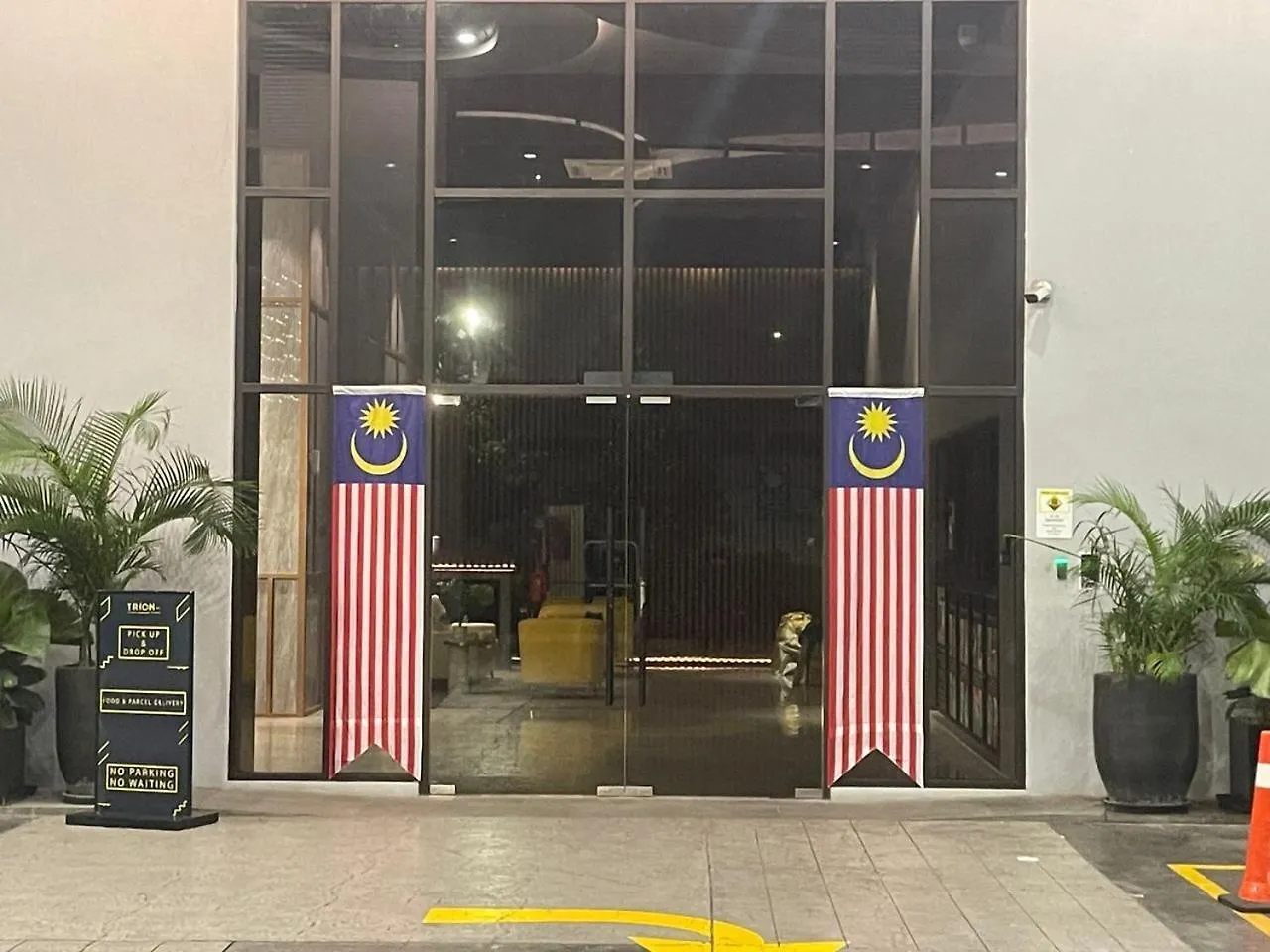 Trion Sfm Dream Service Suit Kuala Lumpur Daire