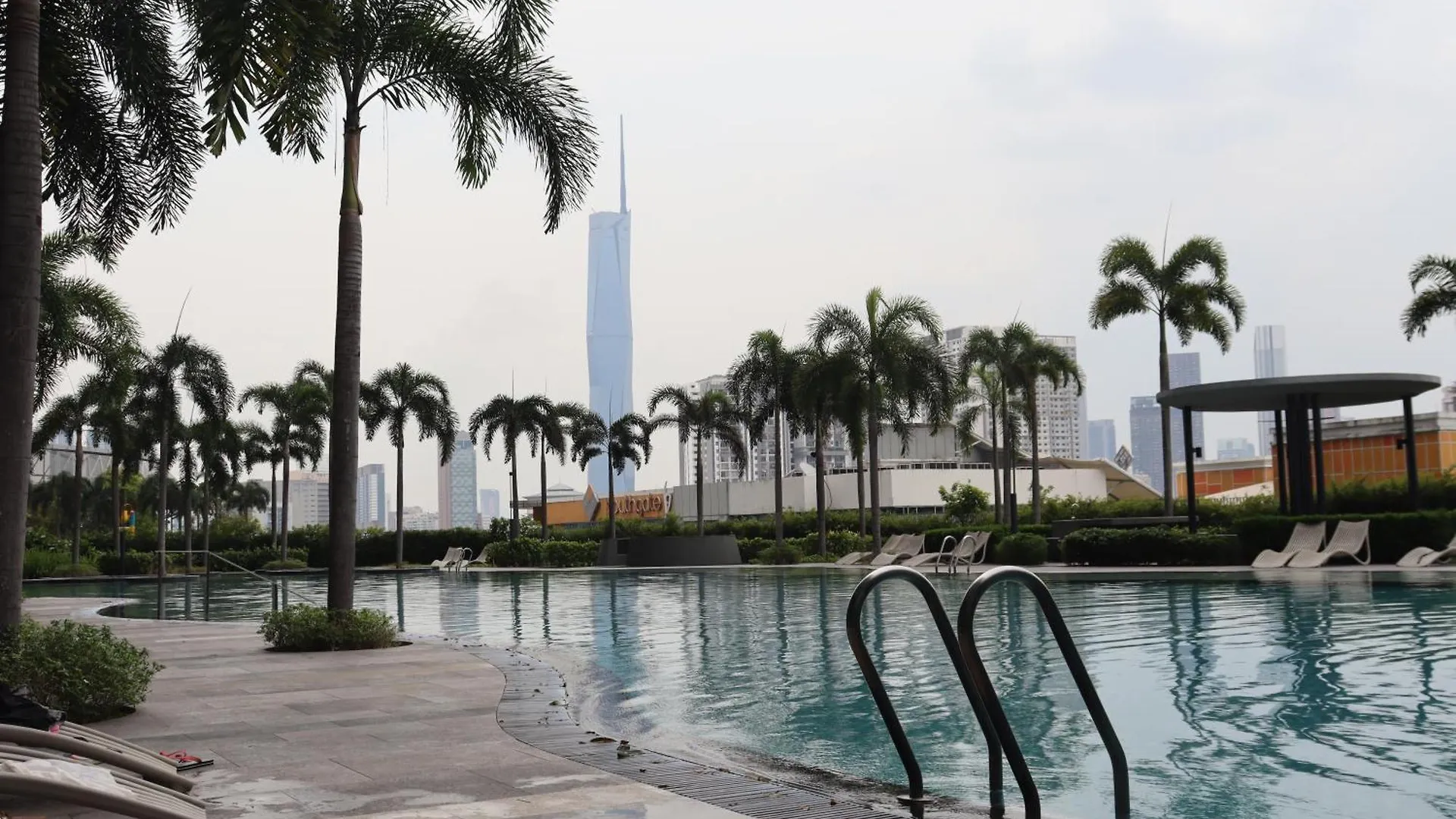 Daire Trion Sfm Dream Service Suit Kuala Lumpur Malezya