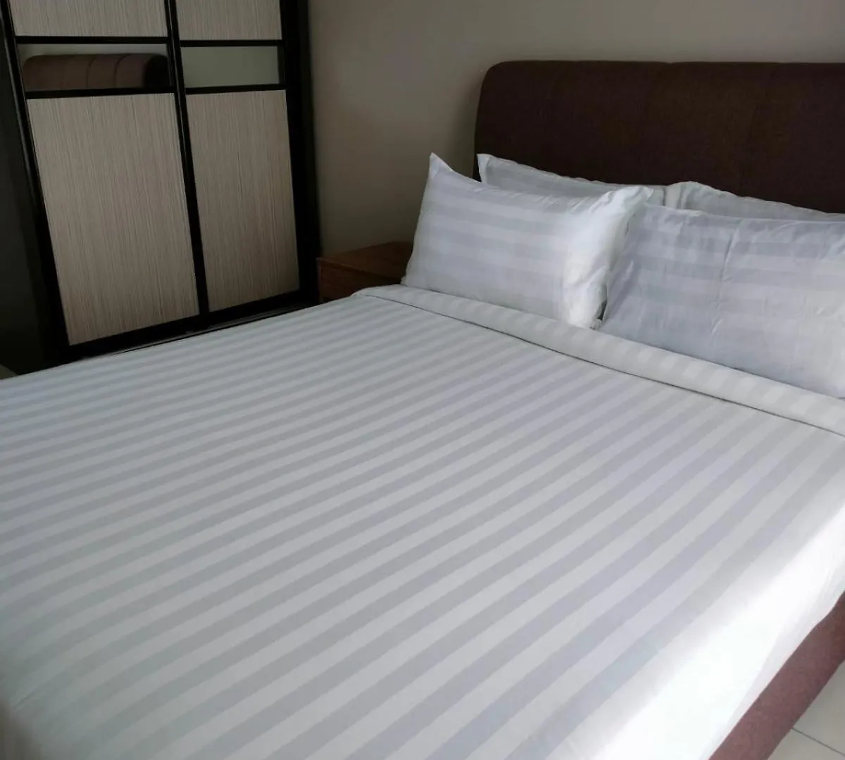 Trion Sfm Dream Service Suit Kuala Lumpur Daire